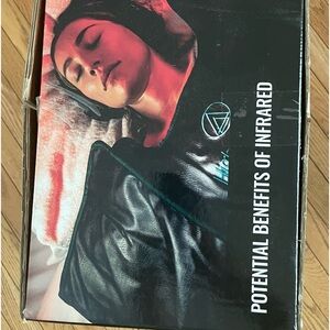 Higher Dose Infrared Sauna Blanket Black.  never used and still in original box.